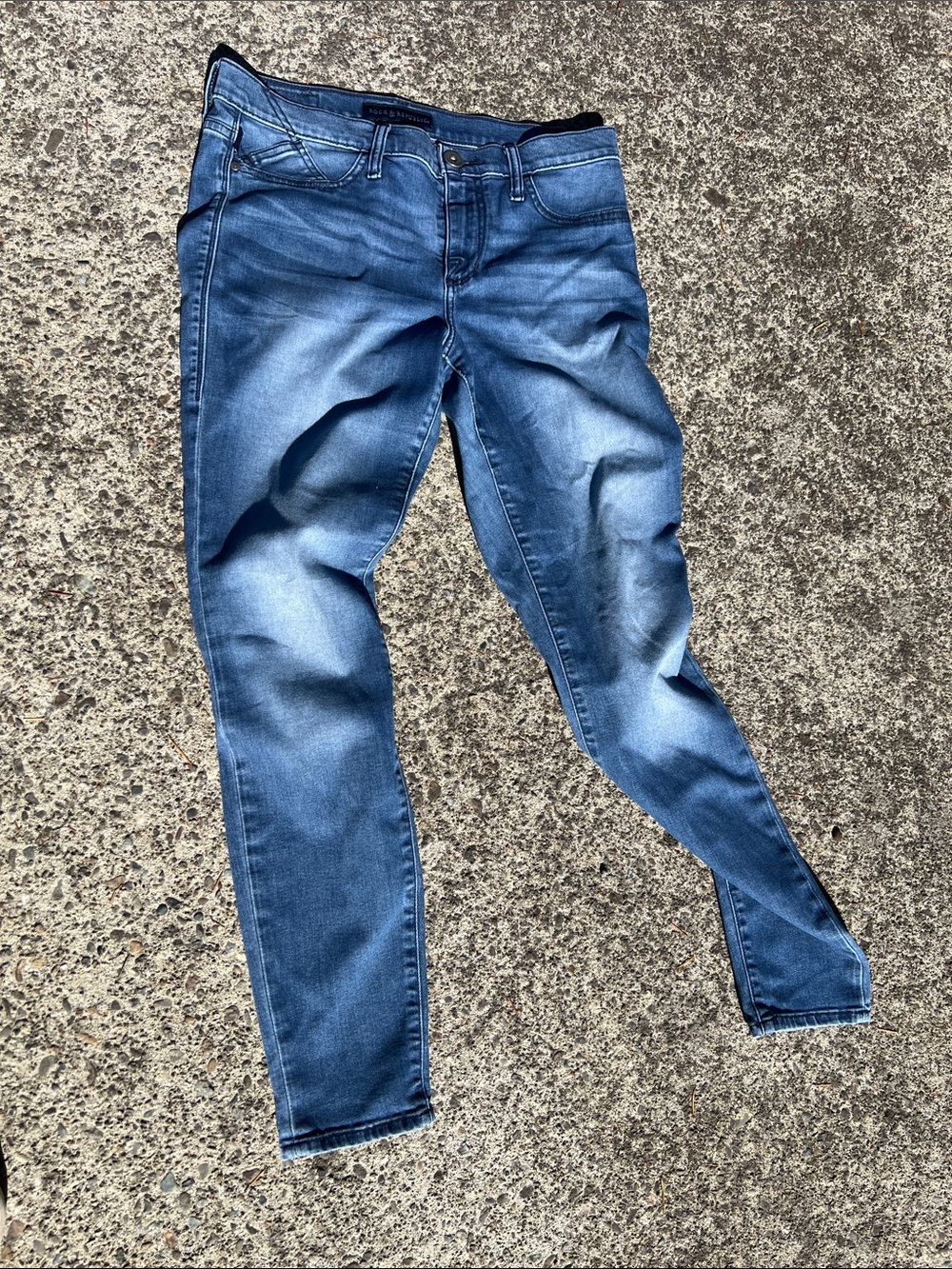 Rock & Republic Women's Skinny Jeans in Mid Blue Wash